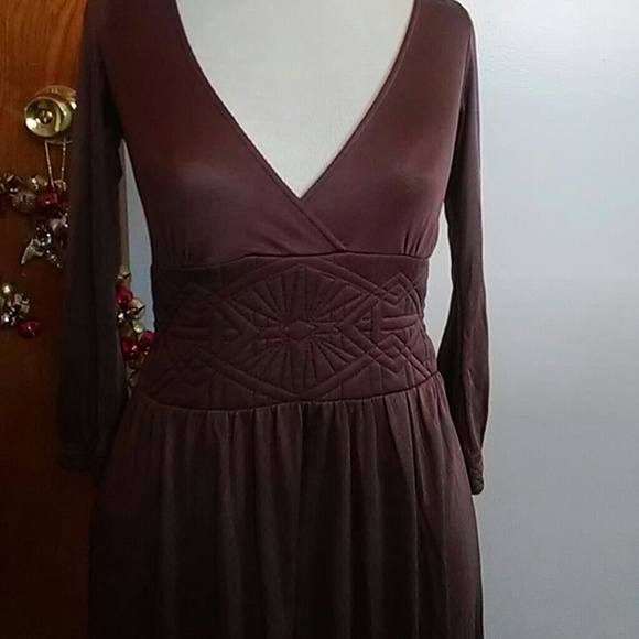 Nice fitted at the top dress. Flare at the bottom. - Picture 1 of 3